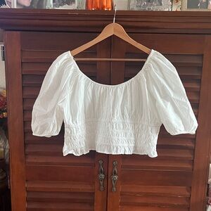 American Eagle peasant 100% cotton Puff Sleeve Top